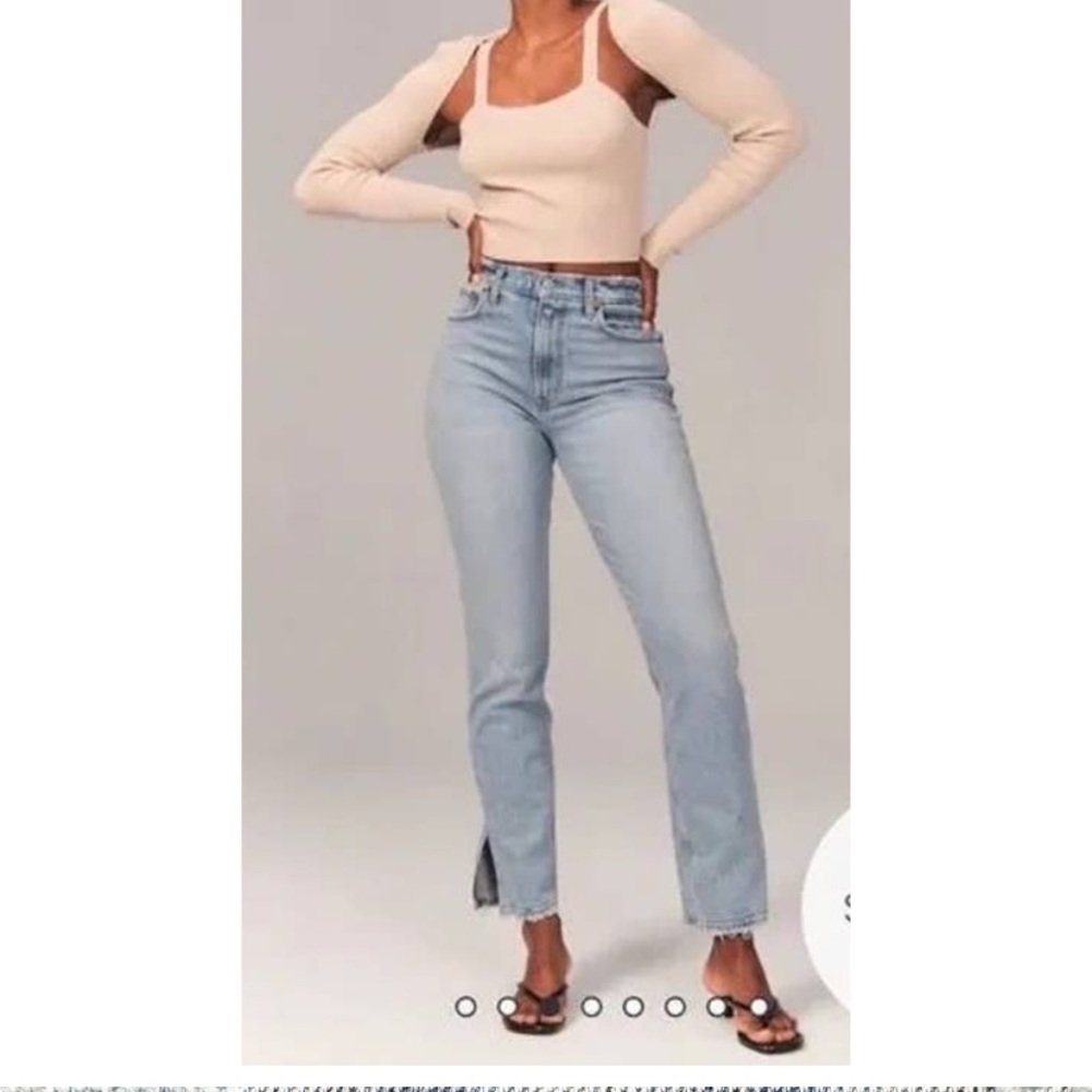 NWOT Abercrombie Curve Love Ultra High Rise 90s Straight Jeans